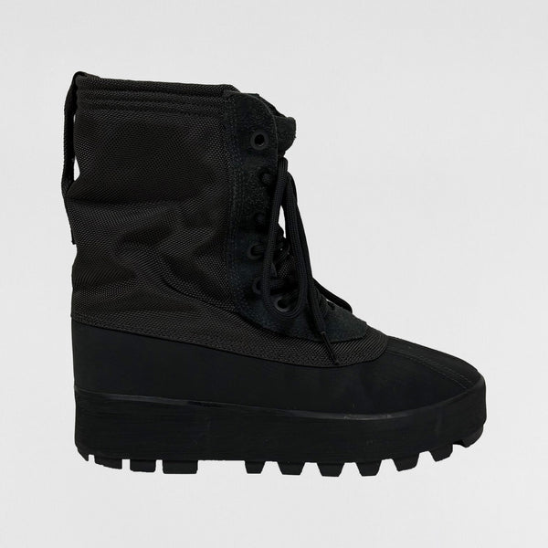 YZY SZN 1 950 Boots In Pirate Black