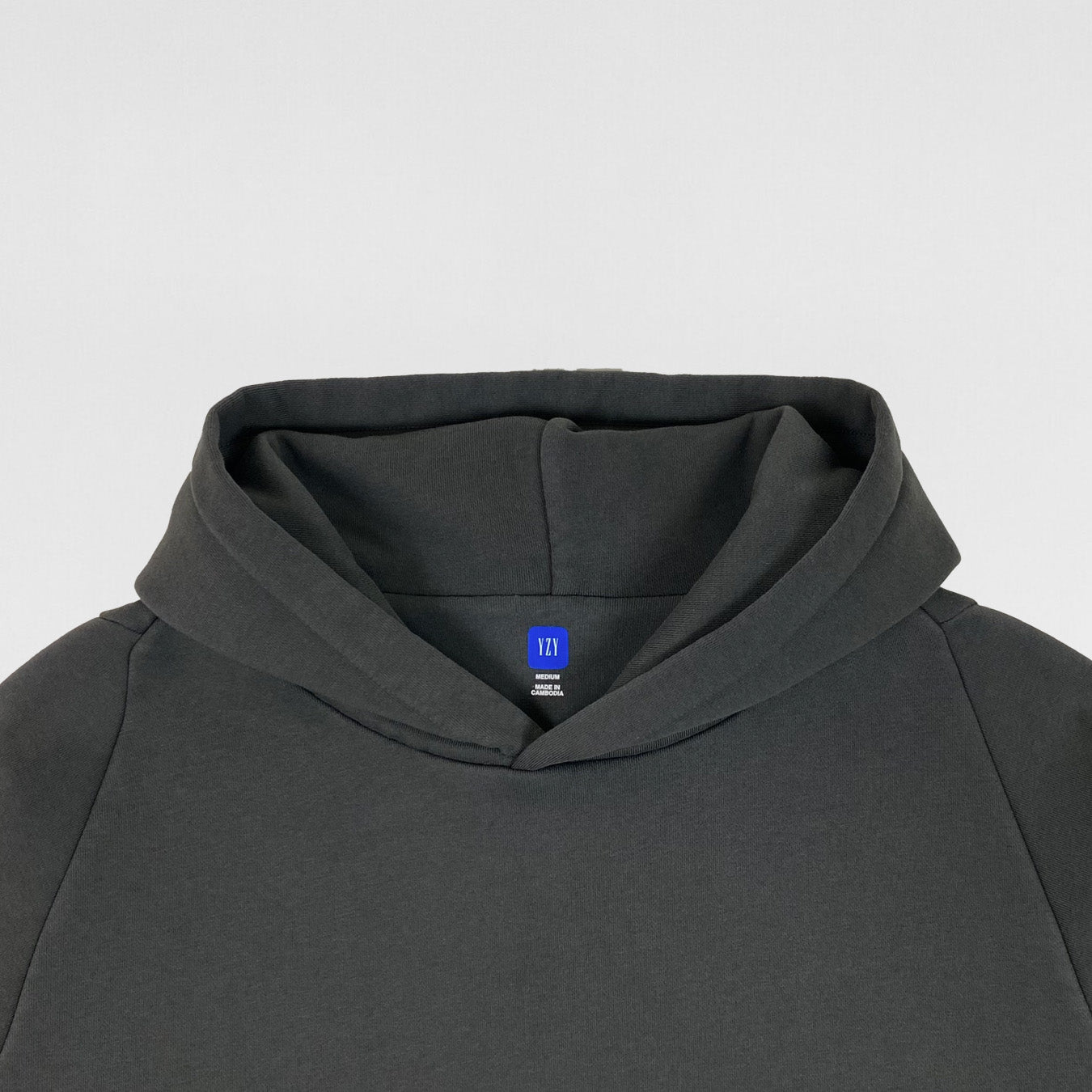 YGEBB 2022 Shrunken Logo Hoodie In Black – Paris Saint